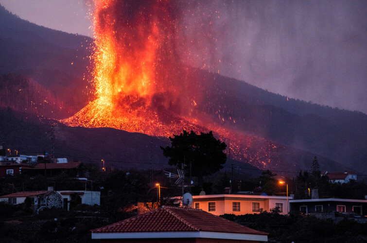 lava-esta-a-roubar-espaco-ao-mar-mas-a-quem-pertence-o-novo-terreno