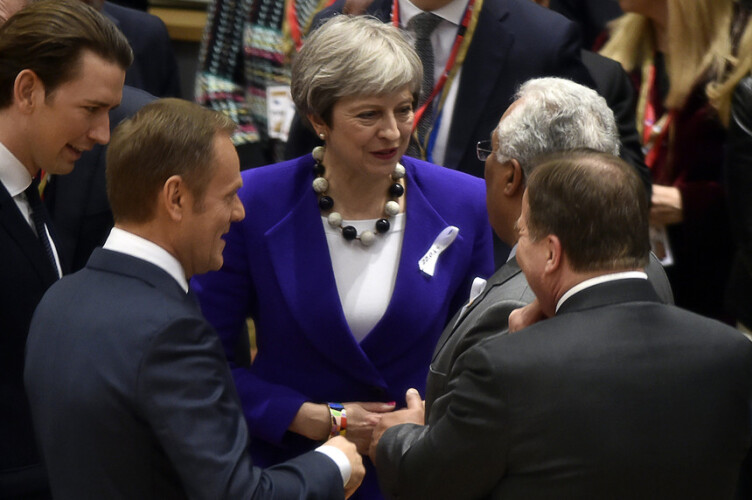 costa-encontra-se-hoje-com-theresa-may-para-preparar-pos-brexit