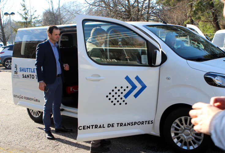 transporte-gratuito-para-o-aeroporto-francisco-sa-carneiro