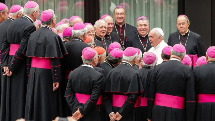 bispos-portugueses-apoiam-papa-na-bencao-de-casais-do-mesmo-sexo