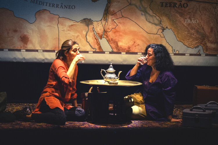 teatro-explica-crise-dos-refugiados-a-criancas