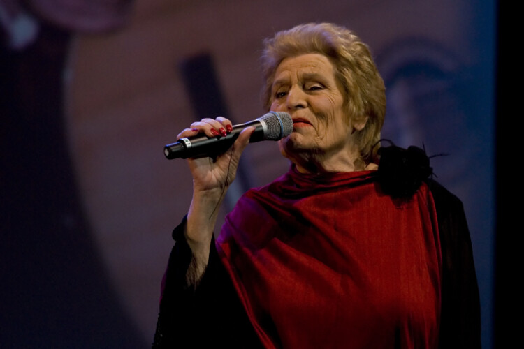 faleceu-celeste-rodrigues-a-fadista-irma-de-amalia