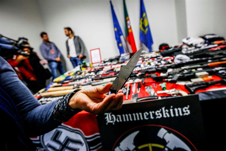 neonazis-suspeitos-de-rede-de-trafico-de-armas