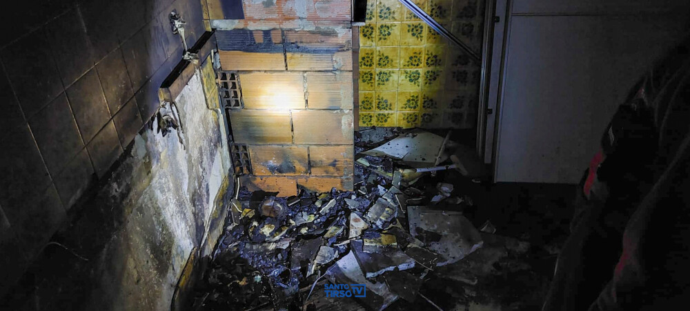 incendio-destroi-cozinha-de-habitacao-na-reguenga