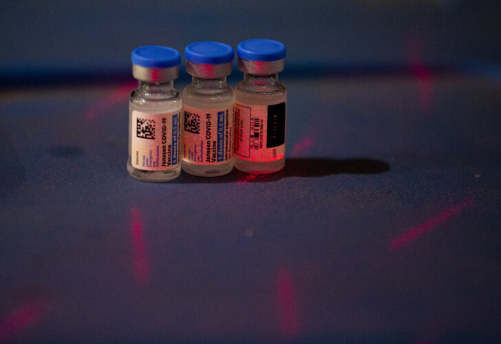 covid-19-vacinas-da-janssen-podem-voltar-a-ser-usadas