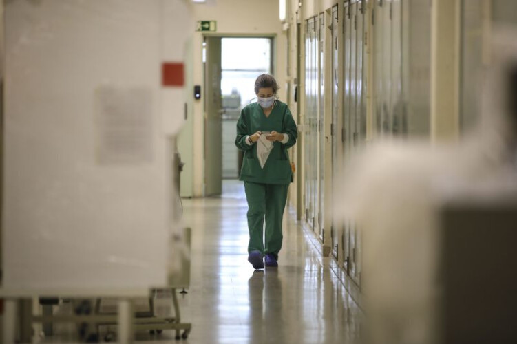 covid-19-portugal-regista-10-mortes-e-434-novos-casos-de-infecao