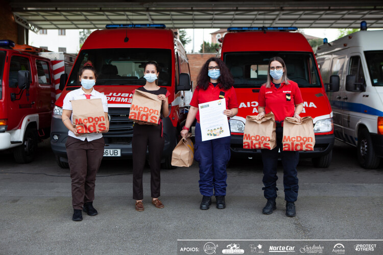 mcdonalds-de-santo-tirso-oferece-refeicoes-aos-bombeiros-vermelhos