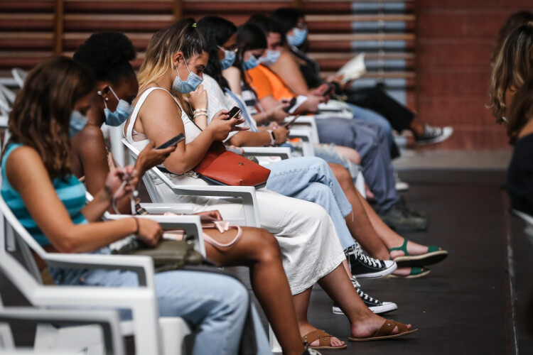 agendamento-da-vacina-alargado-para-jovens-dos-12-aos-17-anos