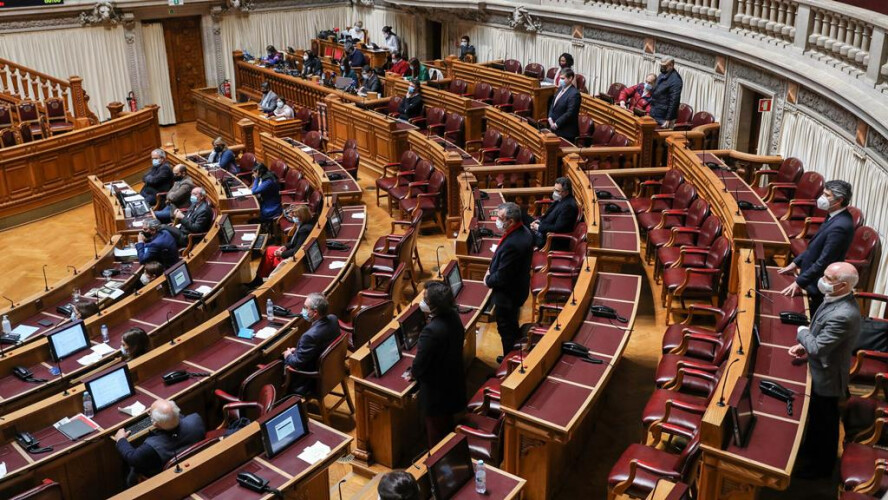 parlamento-aprova-hoje-renovacao-do-estado-de-emergencia