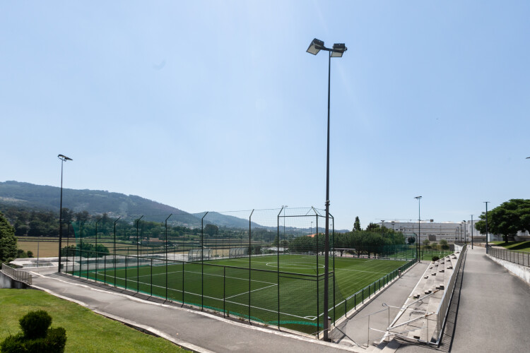 campos-do-complexo-desportivo-municipal-ja-tem-pisos-sinteticos-novos