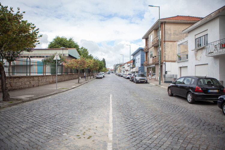 transito-interrompido-na-rua-prof-dr-fernando-augusto-pires-de-lima