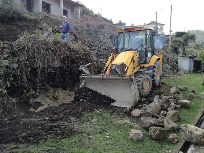 s-tome-de-negrelos-inicia-construcao-de-muro