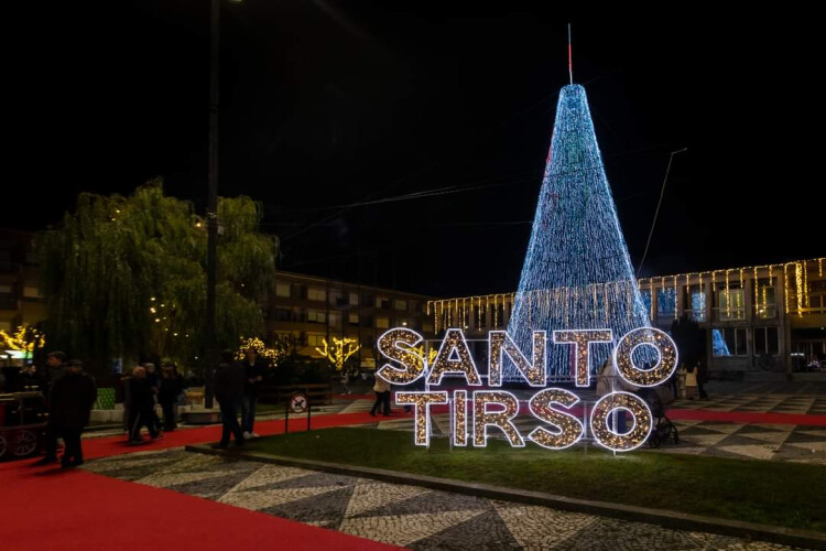 a-magia-das-luzes-de-natal-chega-hoje-as-ruas-de-santo-tirso