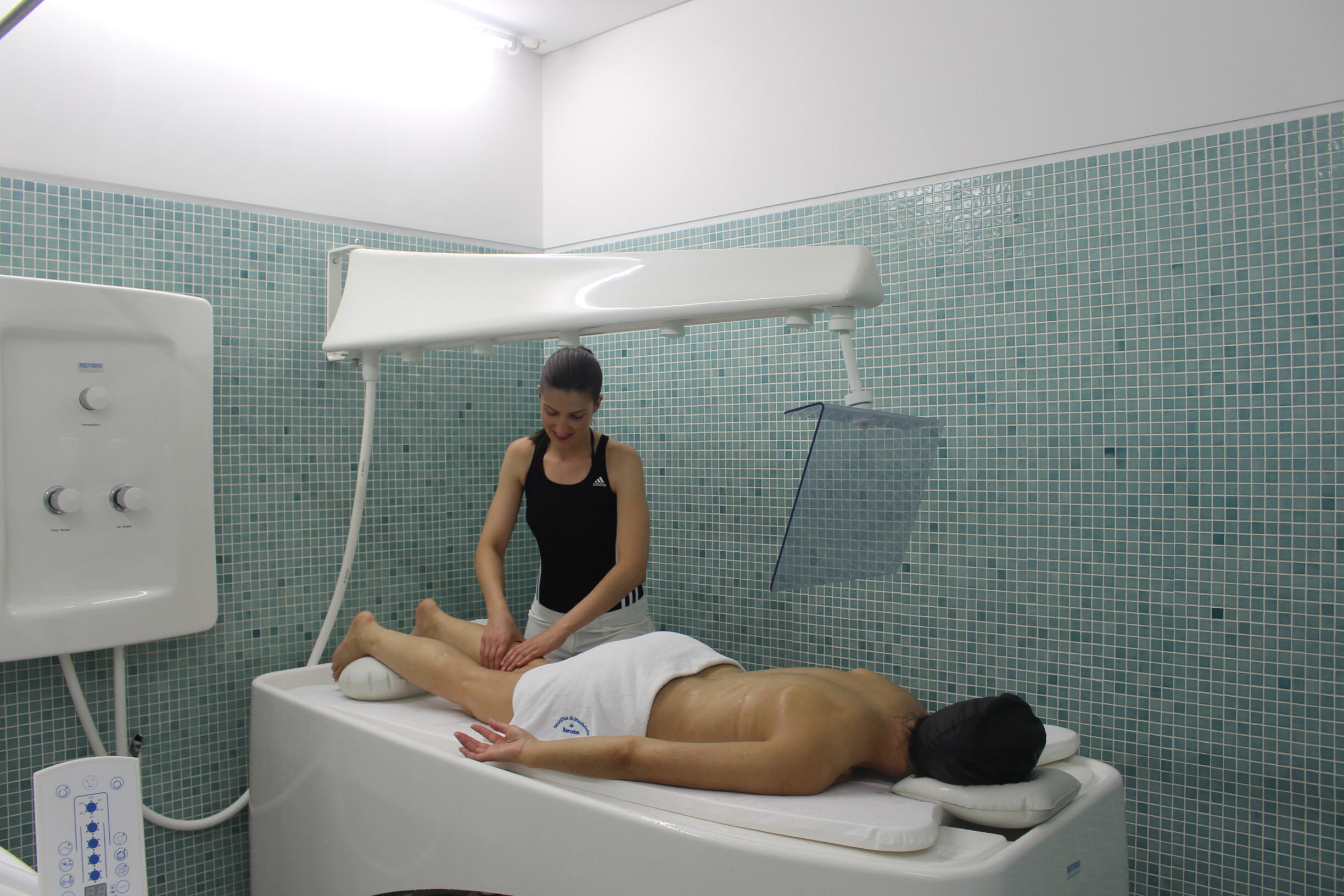 massagem-duche-vichy-no-centro-de-medicina-fisica-e-de-reabilitacao