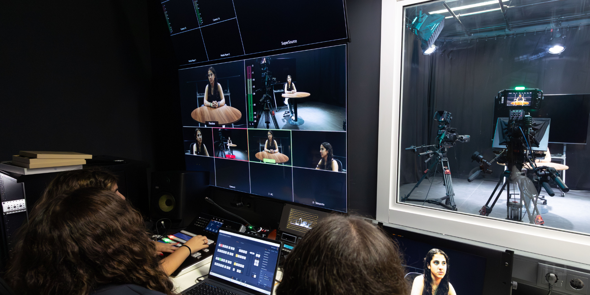 Students Operating the AEJD Faro Control Room