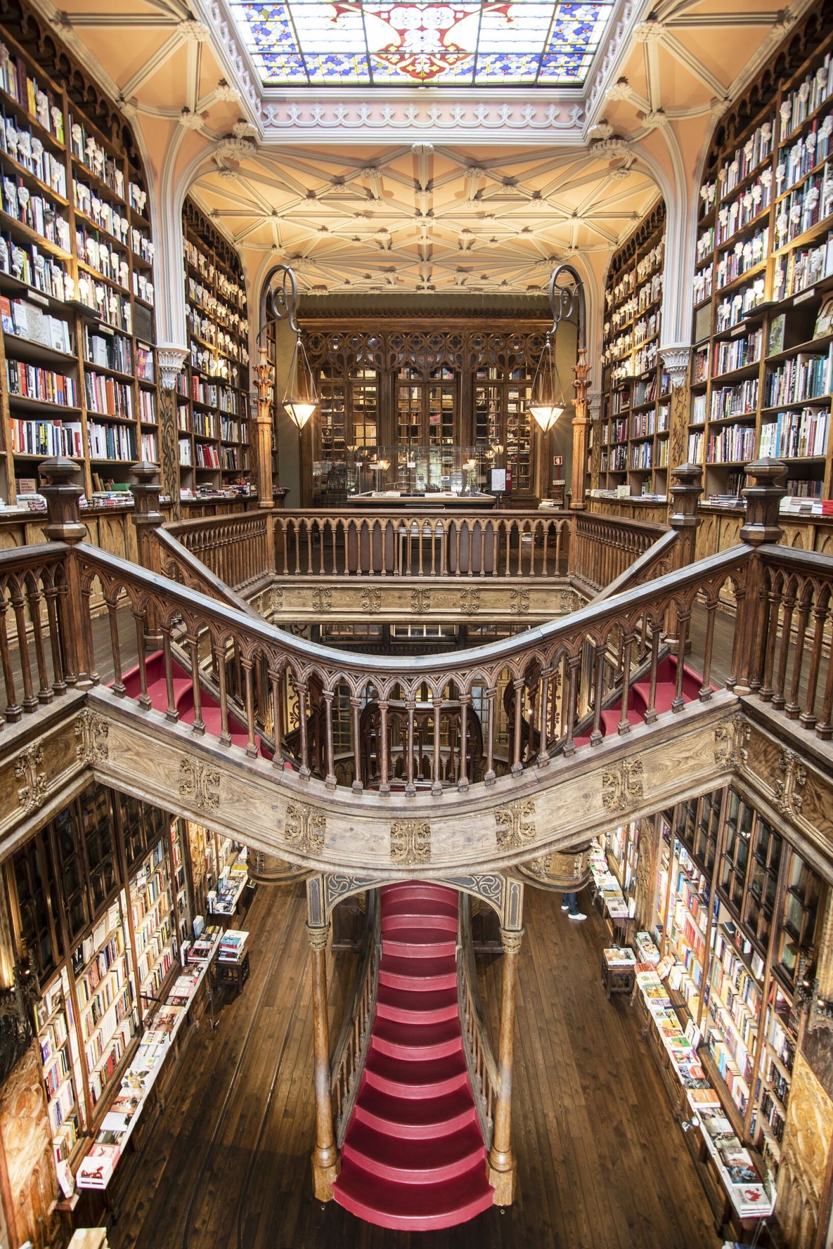 Livraria Lello inaugura espaço dedicado a livros raros