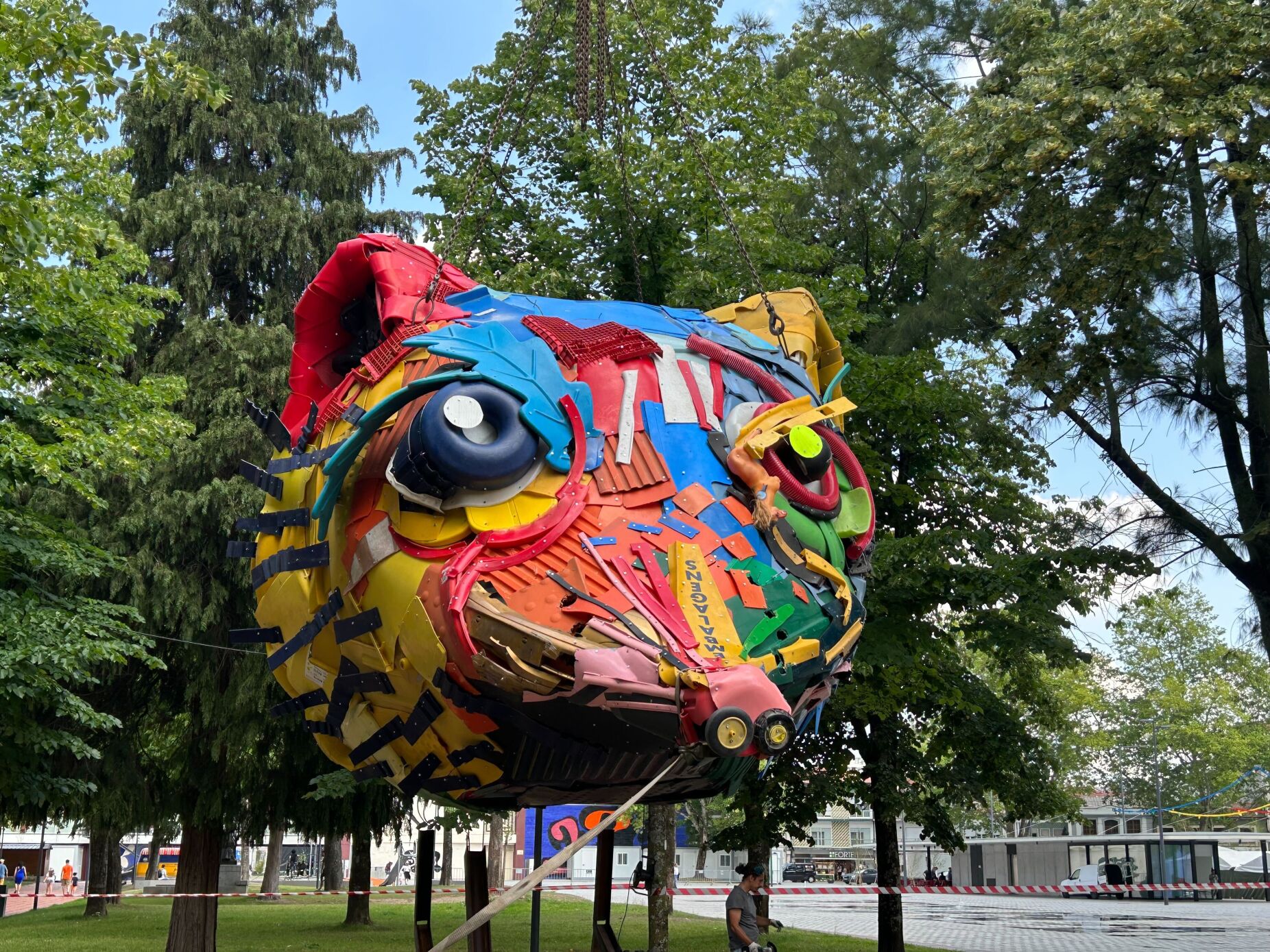 Há uma nova peça de Bordalo II para descobrir. Saiba onde