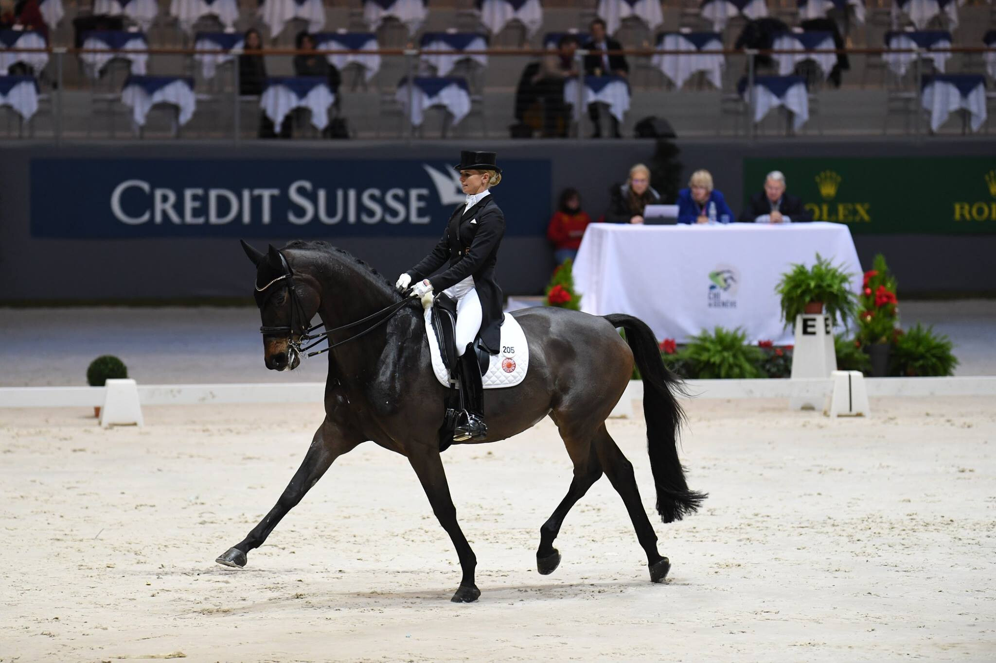 Jessica von Bredow-Werndl vence em Genebra - Portal Equitação