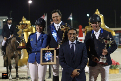 Luis Sabino faz tocar o hino no Dubai