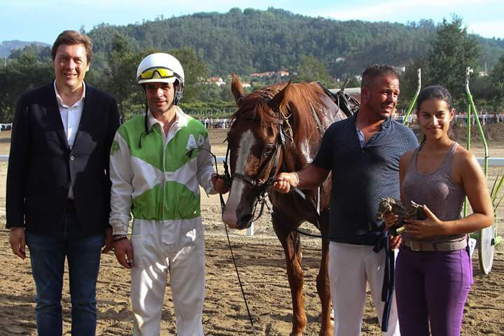 Sapolino e presidente da CM Ponte da Barca