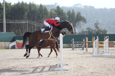 Victoria Burd vence no CEIA