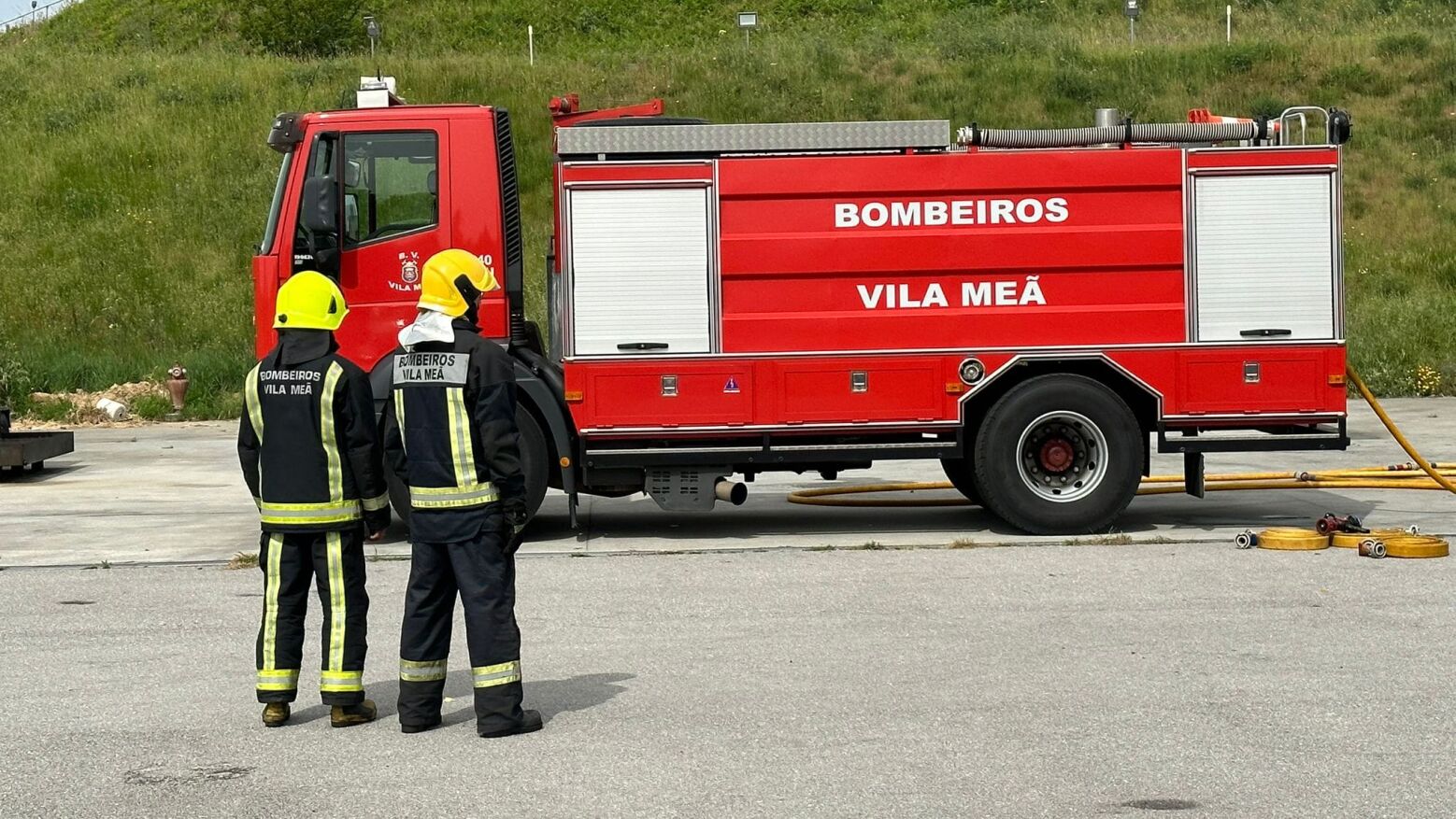 Viatura ligeira foi totalmente consumida pelas chamas na A4 Sentido Amarante-Porto