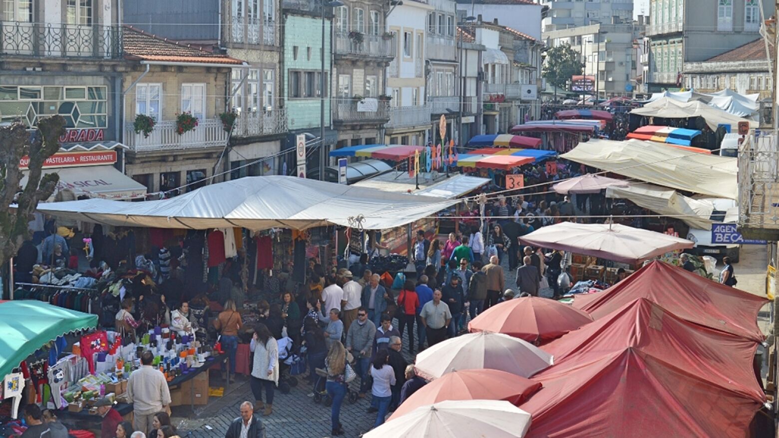 Crise no M&eacute;dio Oriente asfixia feirantes portugueses: Aumento dos combust&iacute;veis for&ccedil;a abandono da atividade