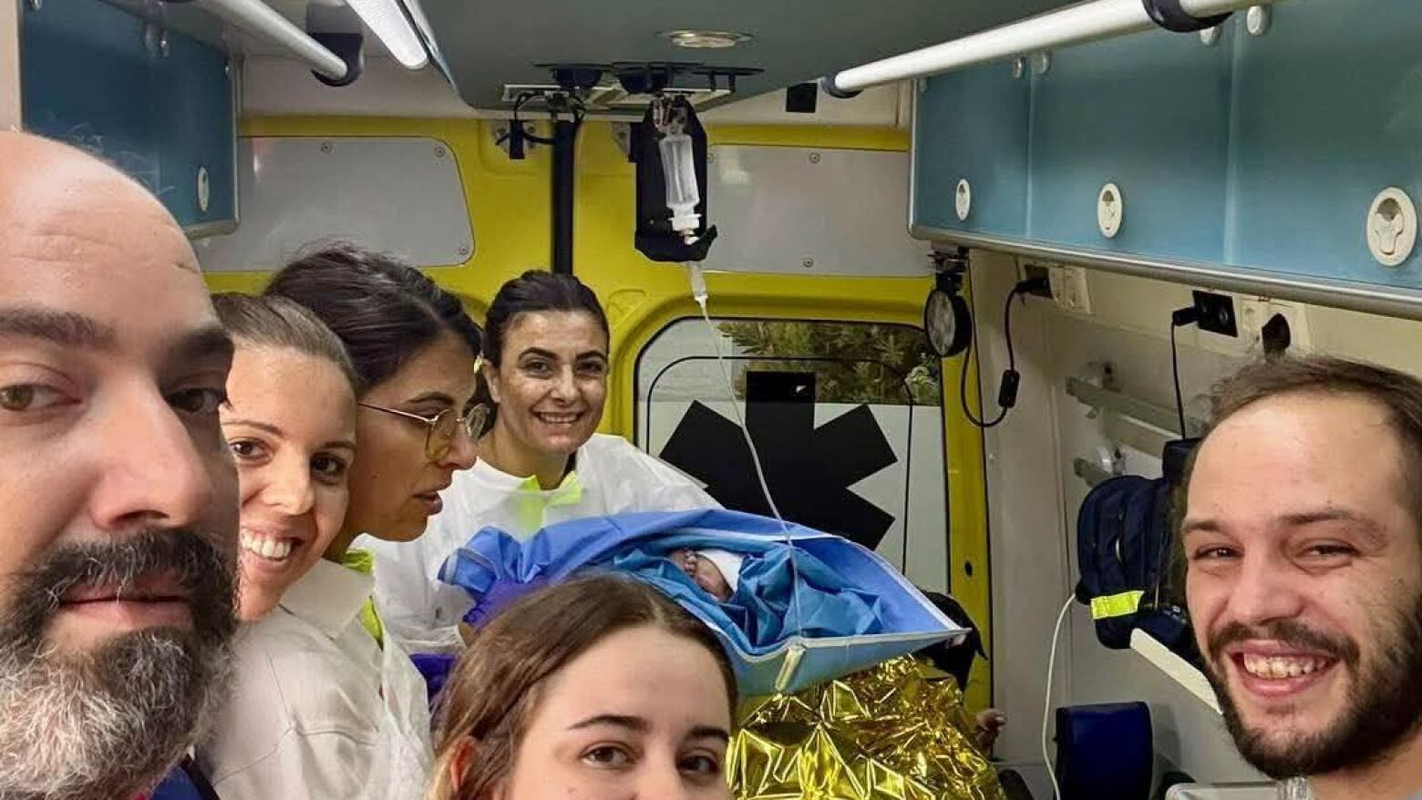 Beb&eacute; nasce em ambul&acirc;ncia dos Bombeiros de Rebordosa durante transporte