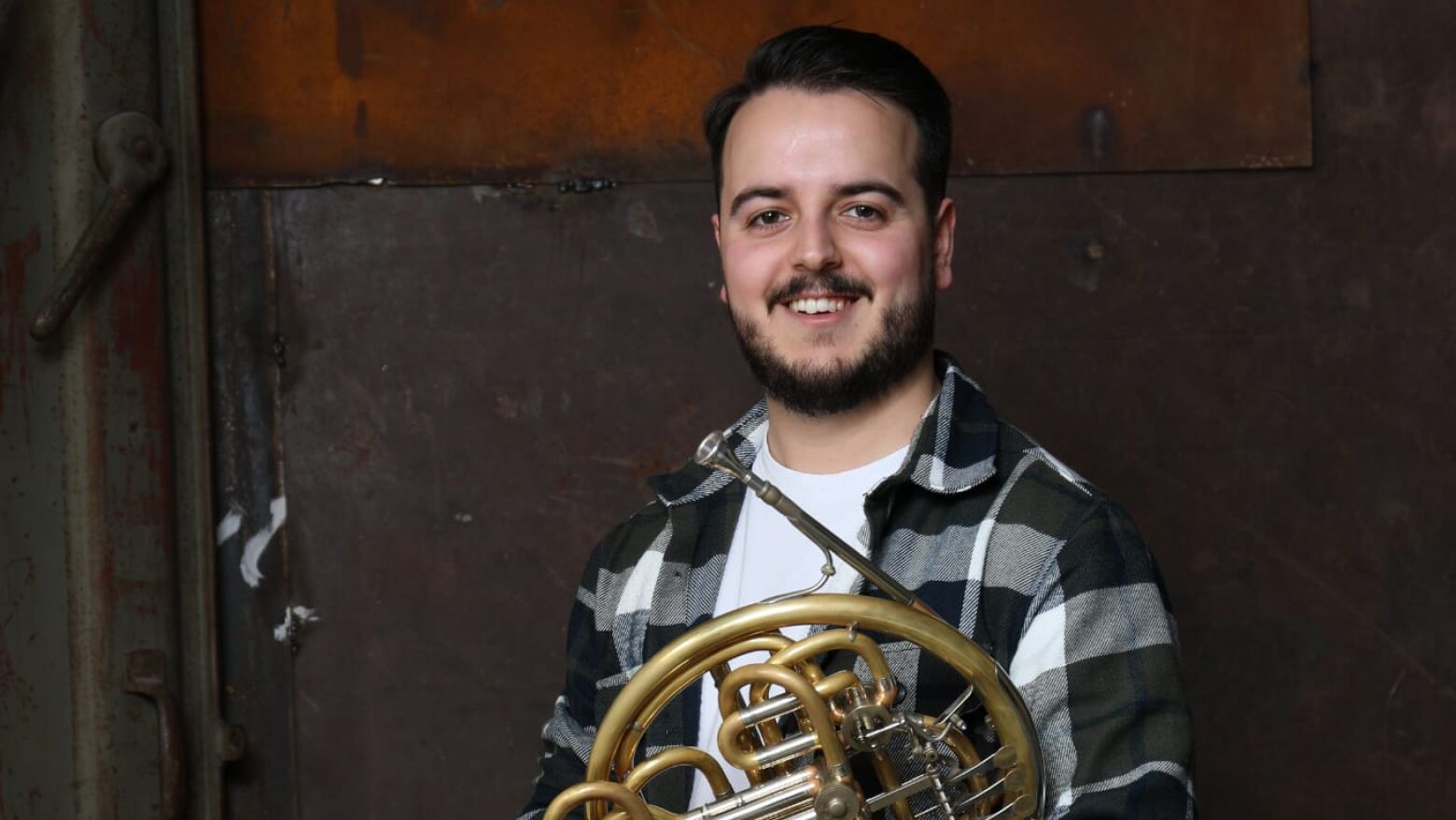 “Só vejo a música como caminho”. Luís Oliveira, trompista de Paços de Ferreira fez parte dos Prémios Jovens Músicos
