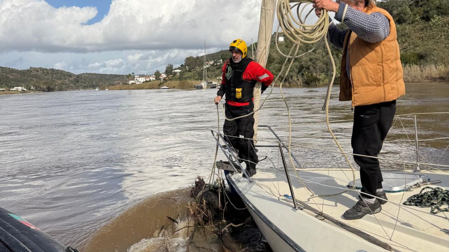 Marinha resgata mais 83 pessoas e dezenas de animais face ao agravamento das cheias
