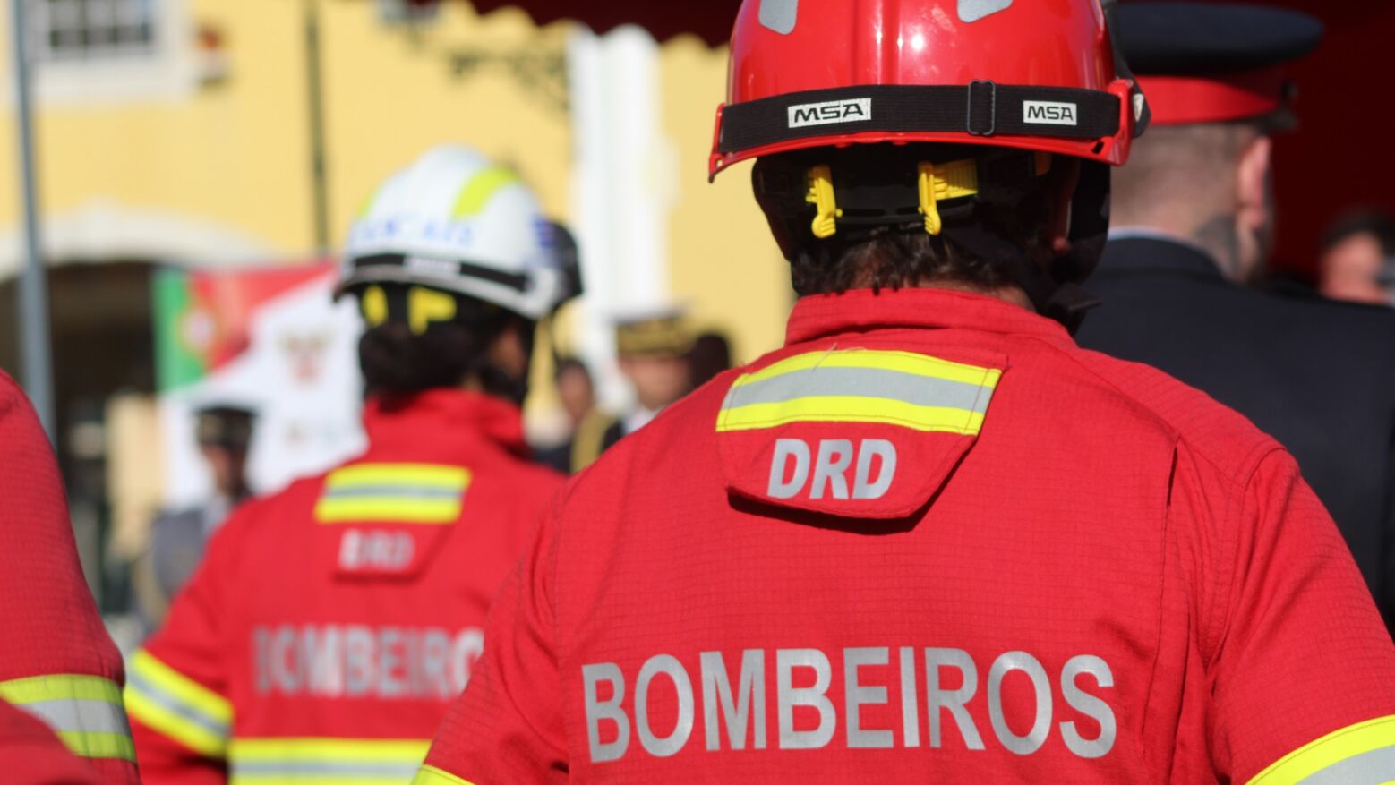 Bombeiros responderam entre as 11h30 e 20h00 de segunda-feira a mais de duas mil ocorrências