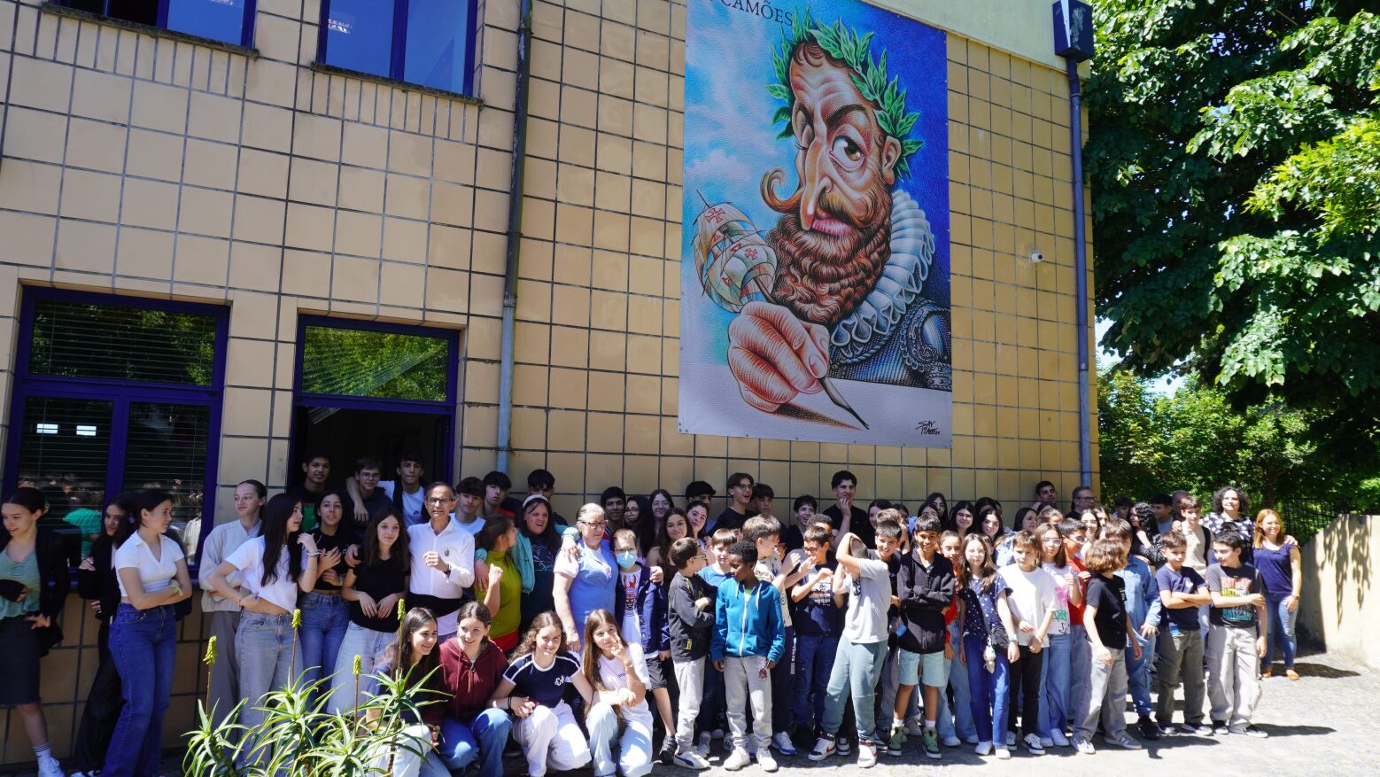 Escola Básica de Toutosa assinala V aniversário de Luís de Camões com atividades interdisciplinares e envolvimento comunitário