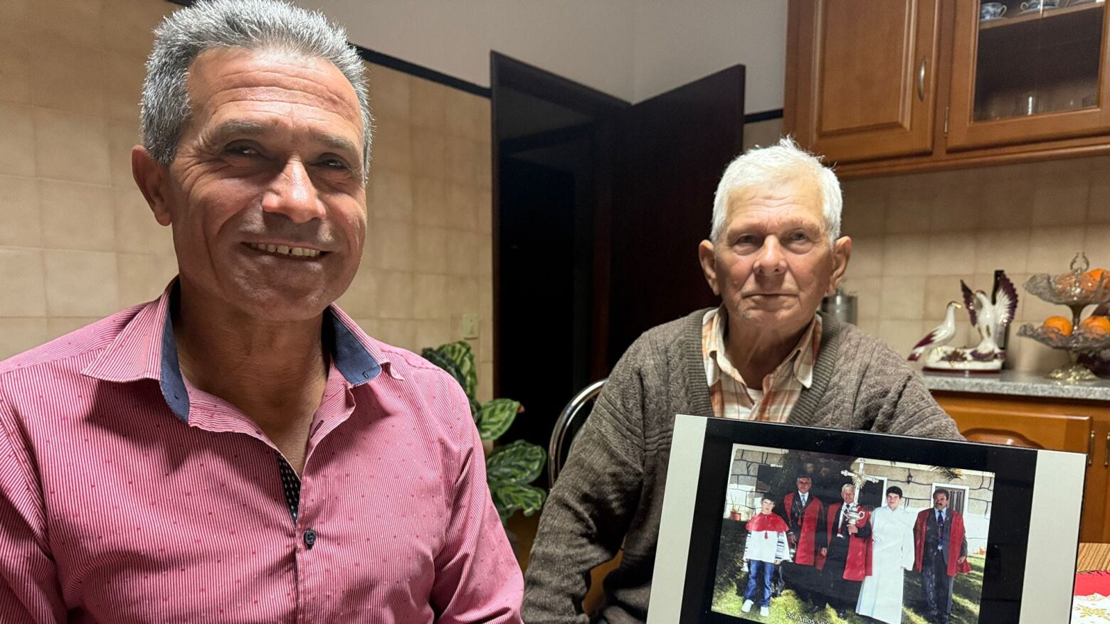 A fé que corre as ruas de Tabuado no Domingo de Páscoa