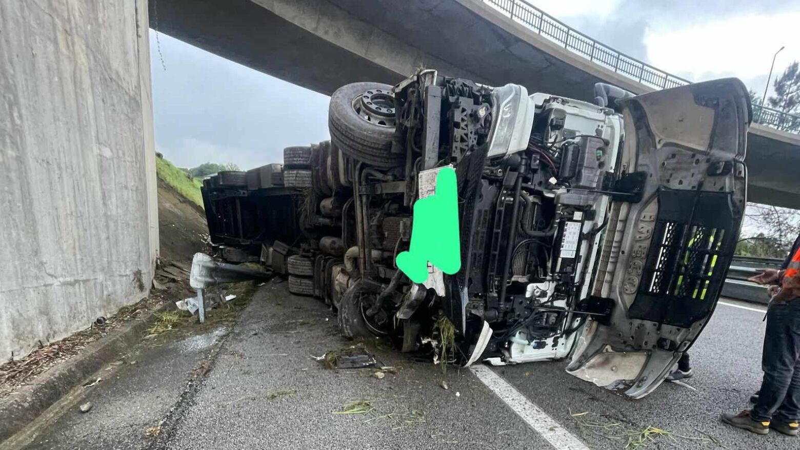 Capotamento de camião de mercadorias condicionou o trânsito na A4