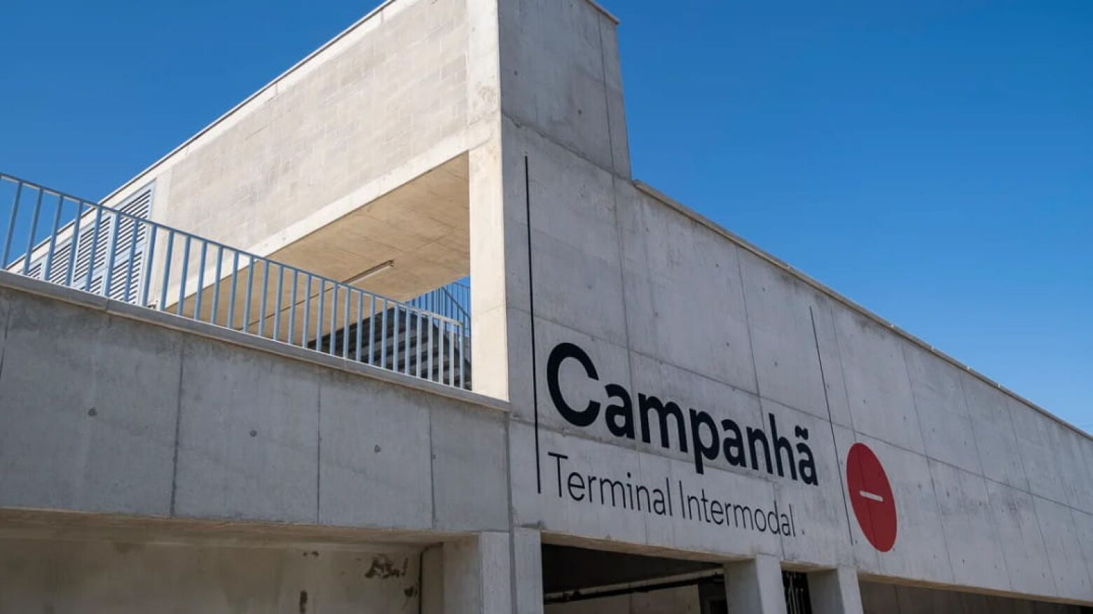 Porto: Fim da tarifa especial de estacionamento no Terminal Intermodal de Campanh&atilde; gera cr&iacute;ticas