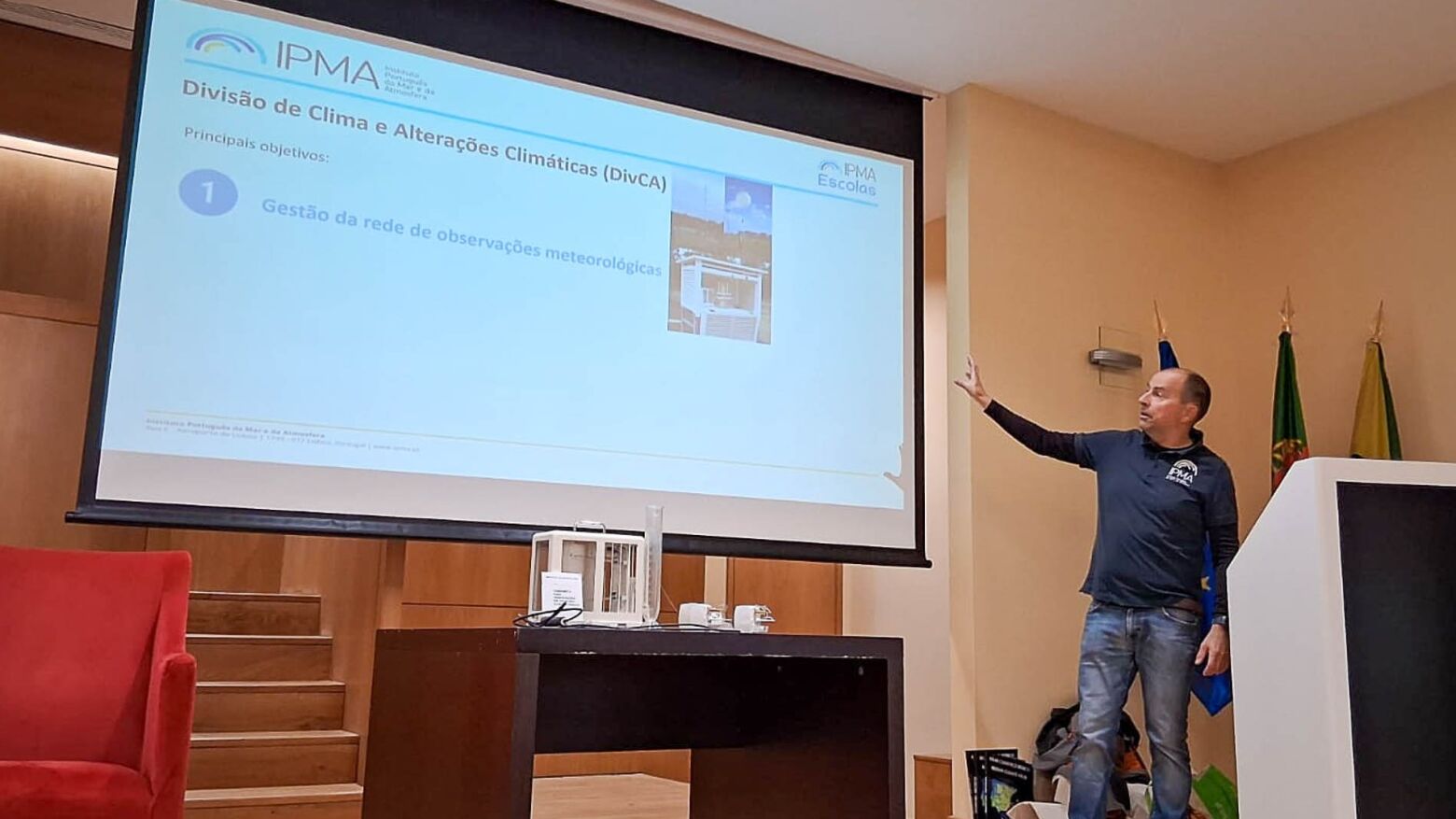 Alunos de Pa&ccedil;os de Ferreira assinalaram Dia da Meteorologia com especialista do IPMA