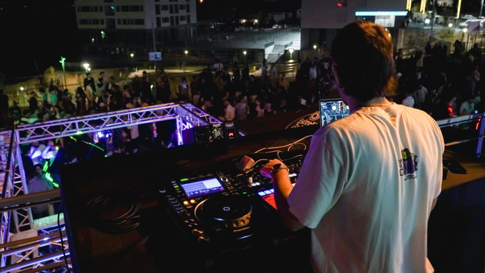 Conheça os DJ's que vão compor o Palco 4630 nas Festas do Marco
