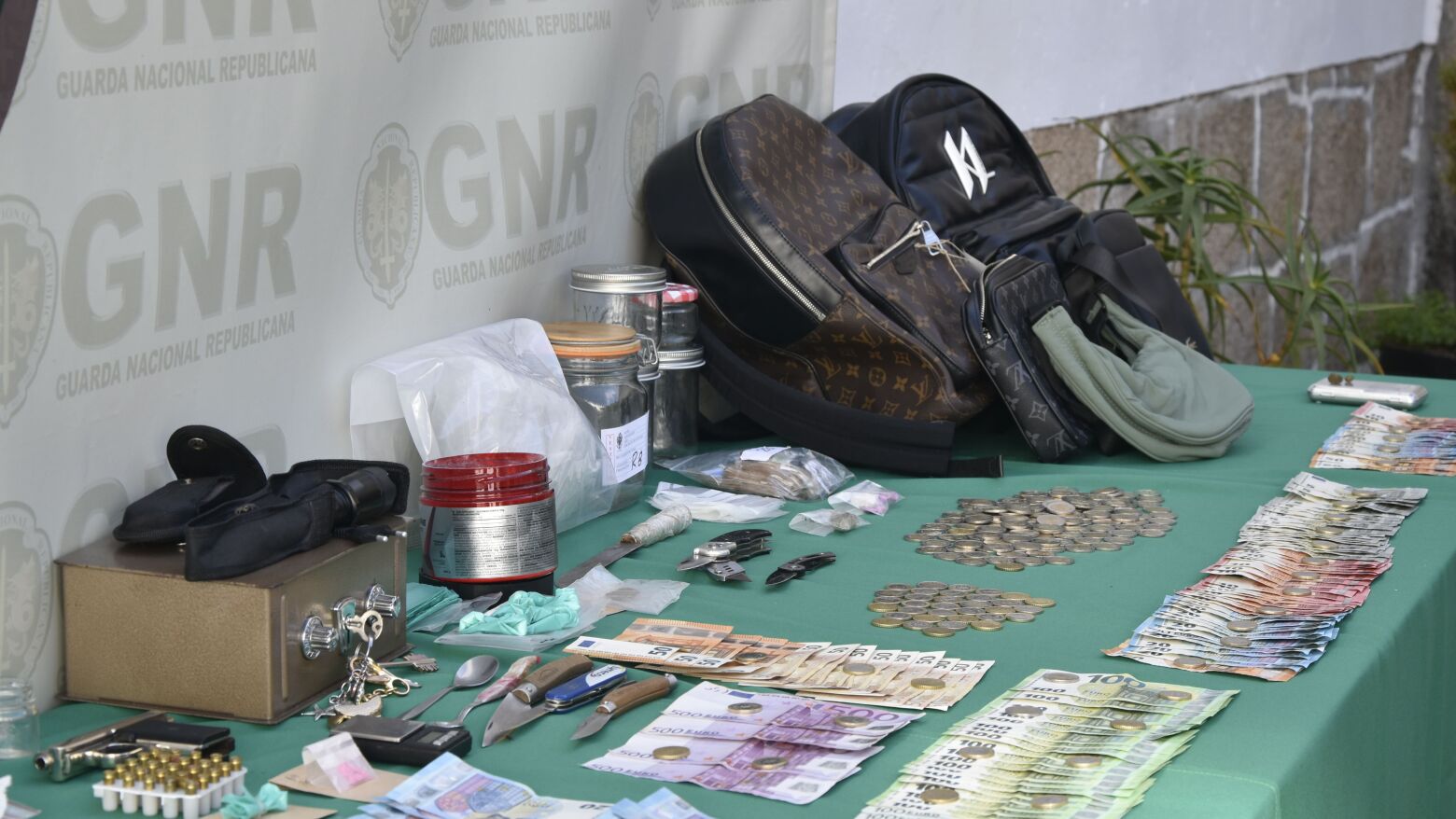 GNR desmonta rede de tráfico de droga que operava entre o Porto e Vila Real