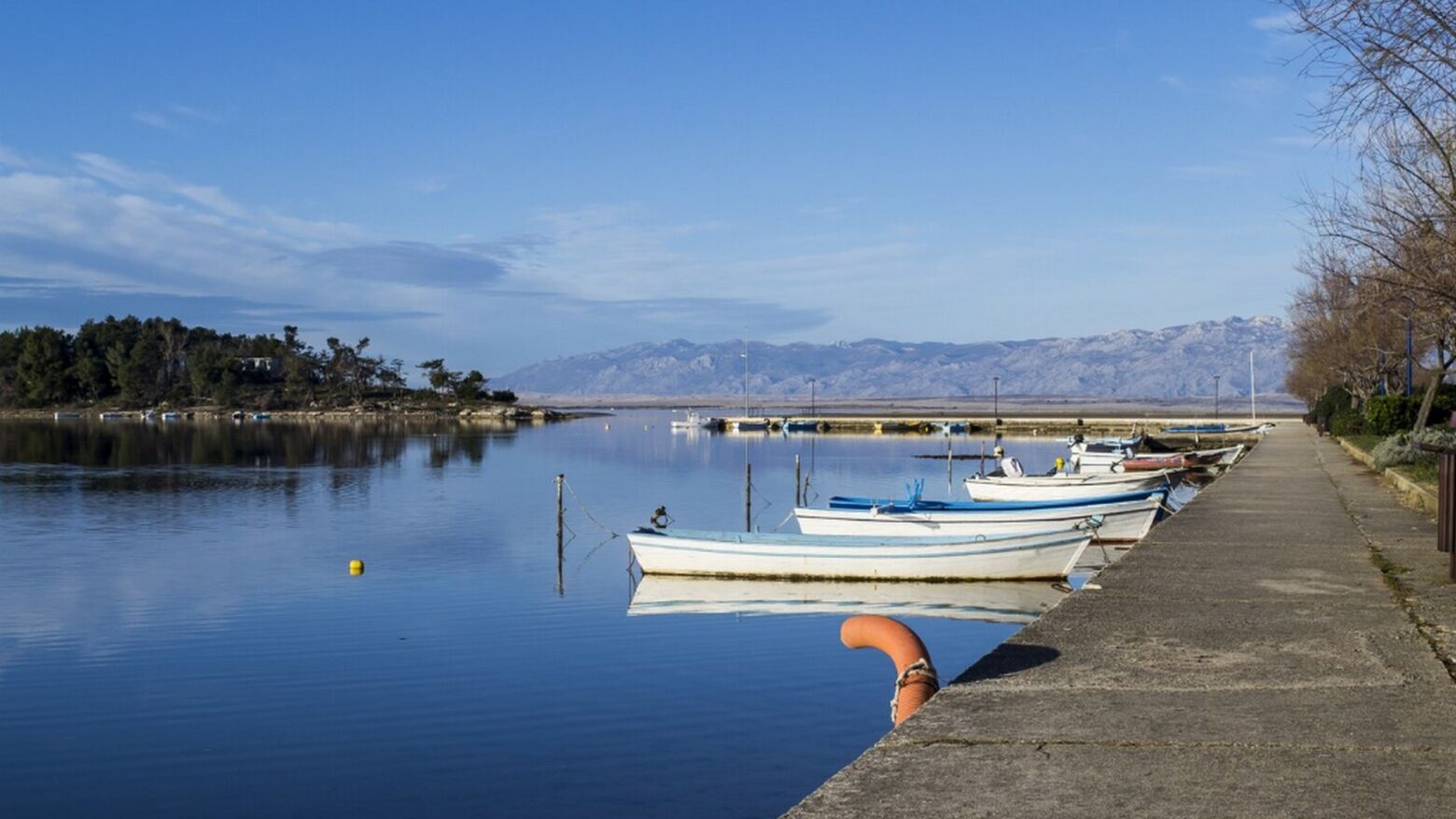 Naufr&aacute;gio de embarca&ccedil;&atilde;o de recreio no rio Douro mobiliza meios de socorro em Resende