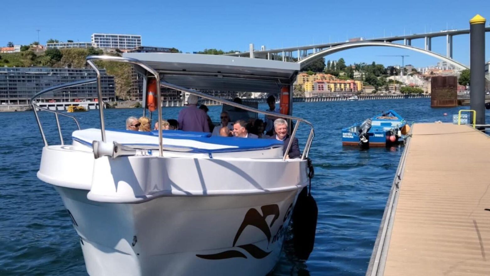 Ligação fluvial entre o Porto e Gaia retomada com travessias horárias