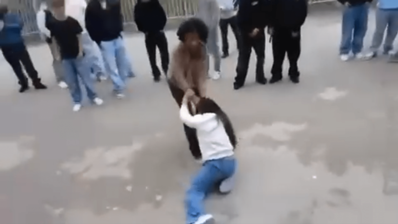 Agress&otilde;es em escola de Amarante preocupam encarregados de educa&ccedil;&atilde;o. Dire&ccedil;&atilde;o garante estar a tratar da situa&ccedil;&atilde;o