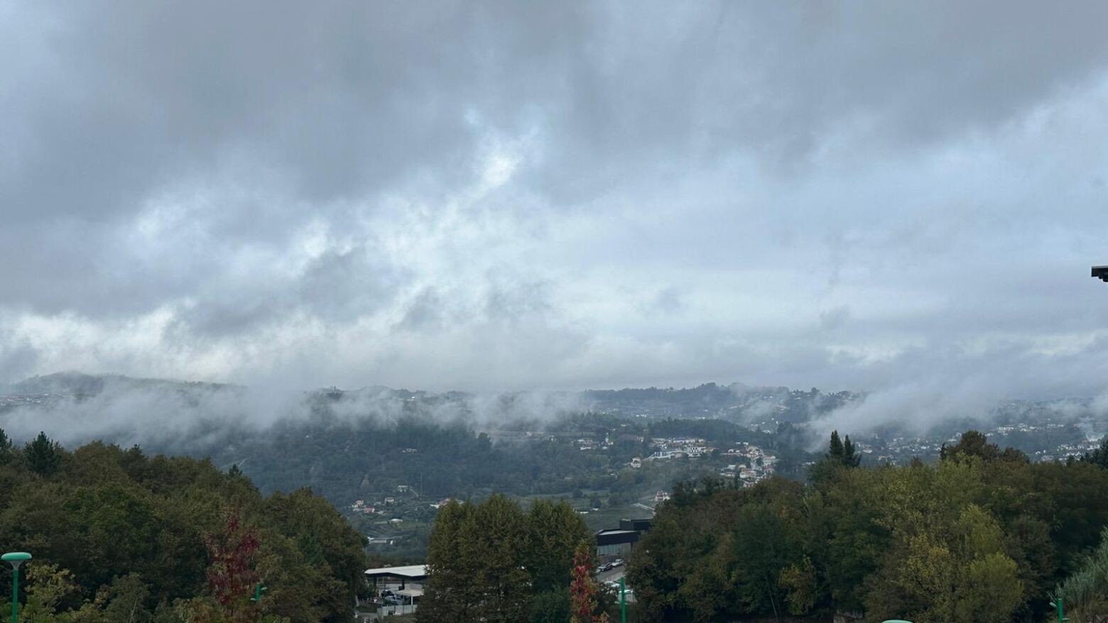 Grande Porto: Ter&ccedil;a-feira com poeiras no ar, aumento de nebulosidade e descida das m&aacute;ximas