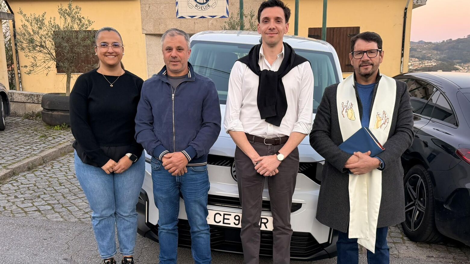 Penafiel: Boelhe adquire nova viatura el&eacute;trica para refor&ccedil;ar o transporte escolar