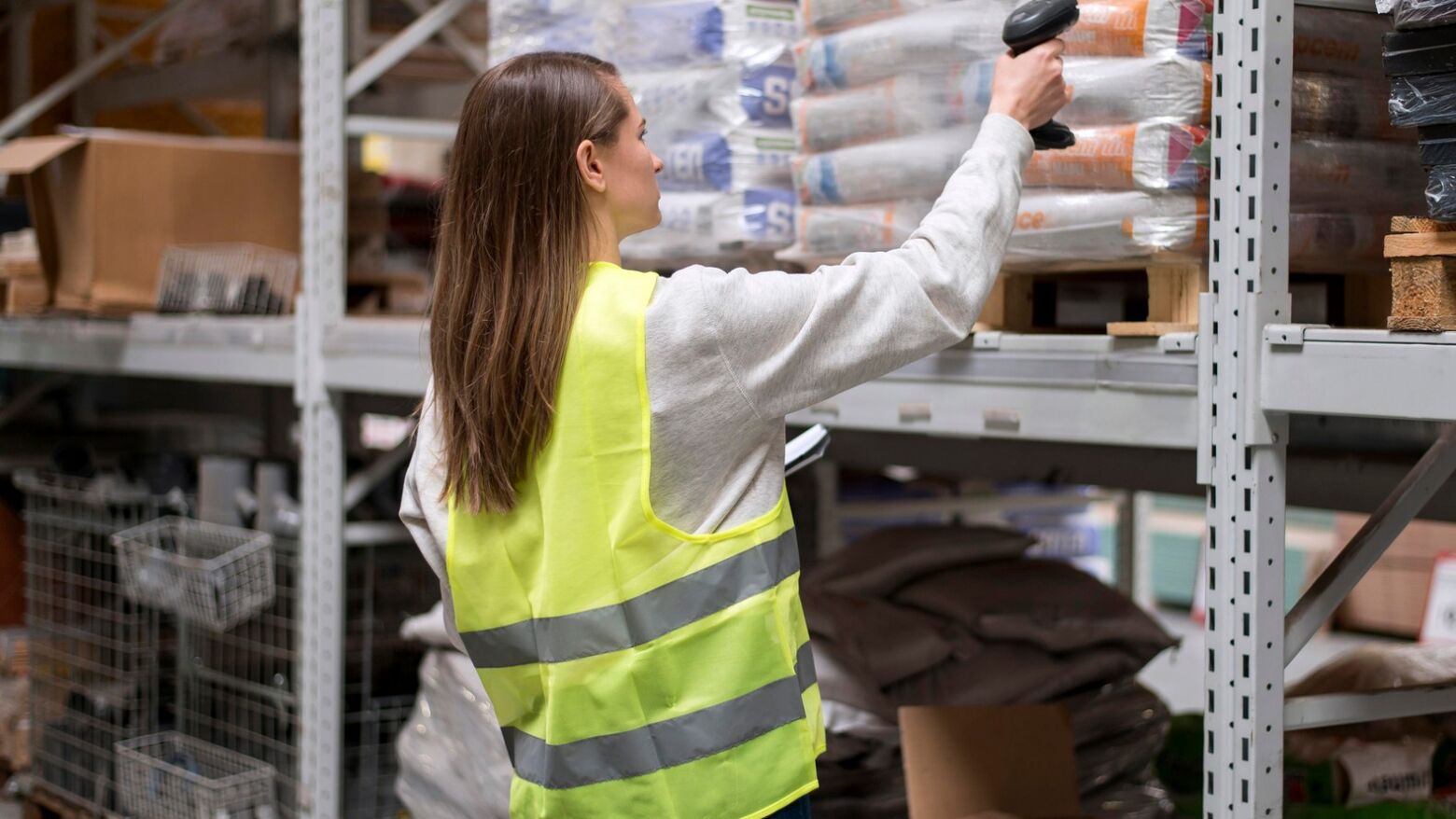 Trabalhadores dos armazéns da Auchan em Valongo entram em greve esta quinta-feira por aumentos salariais