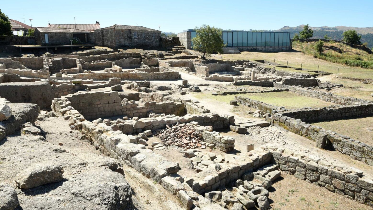 Risco de incêndio leva ao encerramento de quatro monumentos culturais no Norte, um deles no Marco