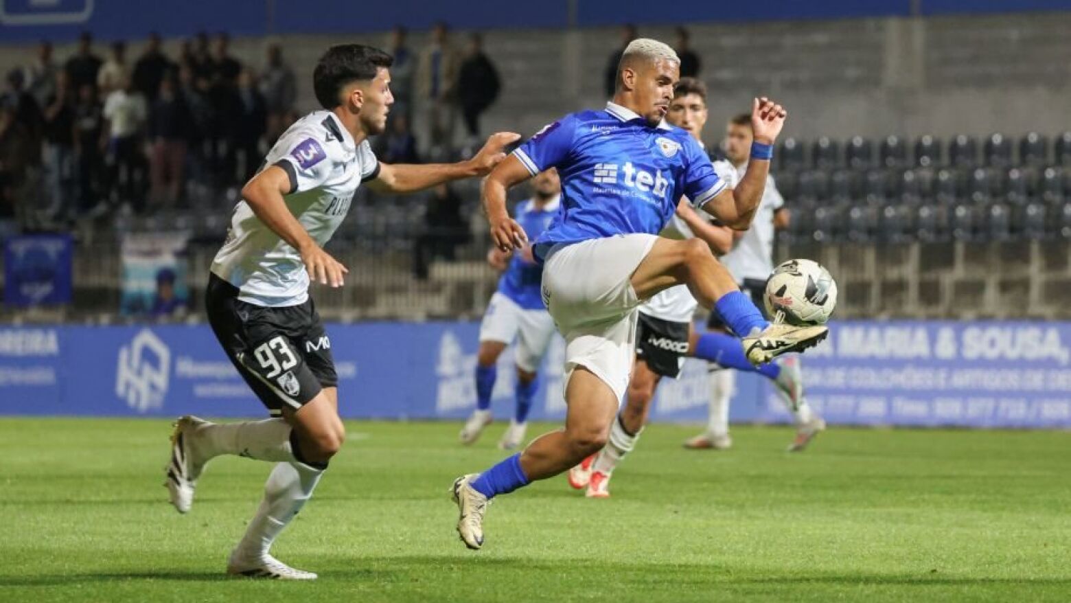 União SC Paredes desperdiça vantagem ante Vitória B e continua sem ganhar