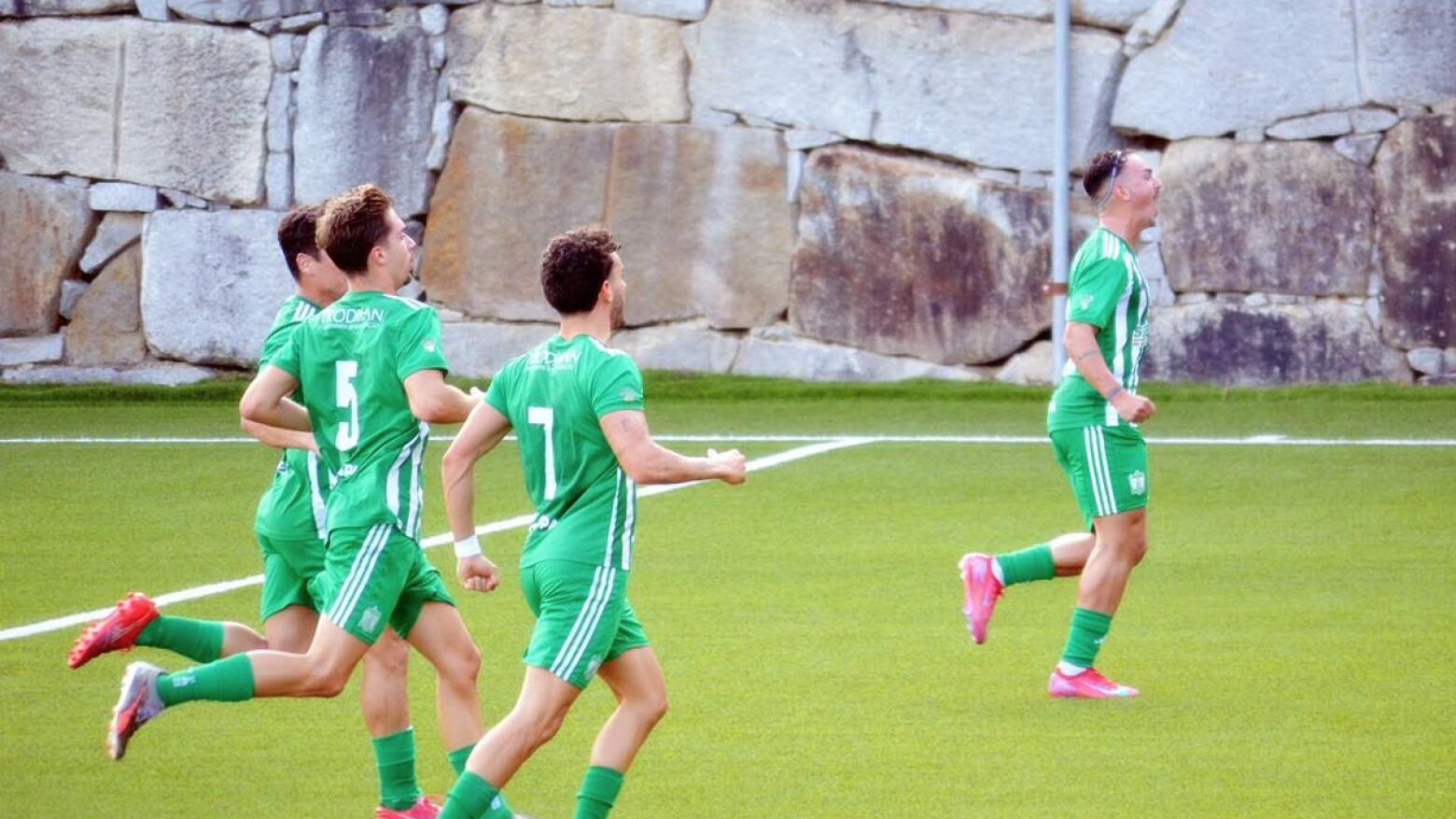 S&atilde;o Louren&ccedil;o do Douro opera reviravolta ap&oacute;s dois golos de desvantagem