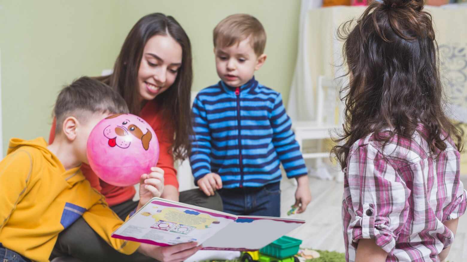 Mais de 126 mil crianças abrangidas por vagas gratuitas em creche no âmbito do programa "Creche Feliz"