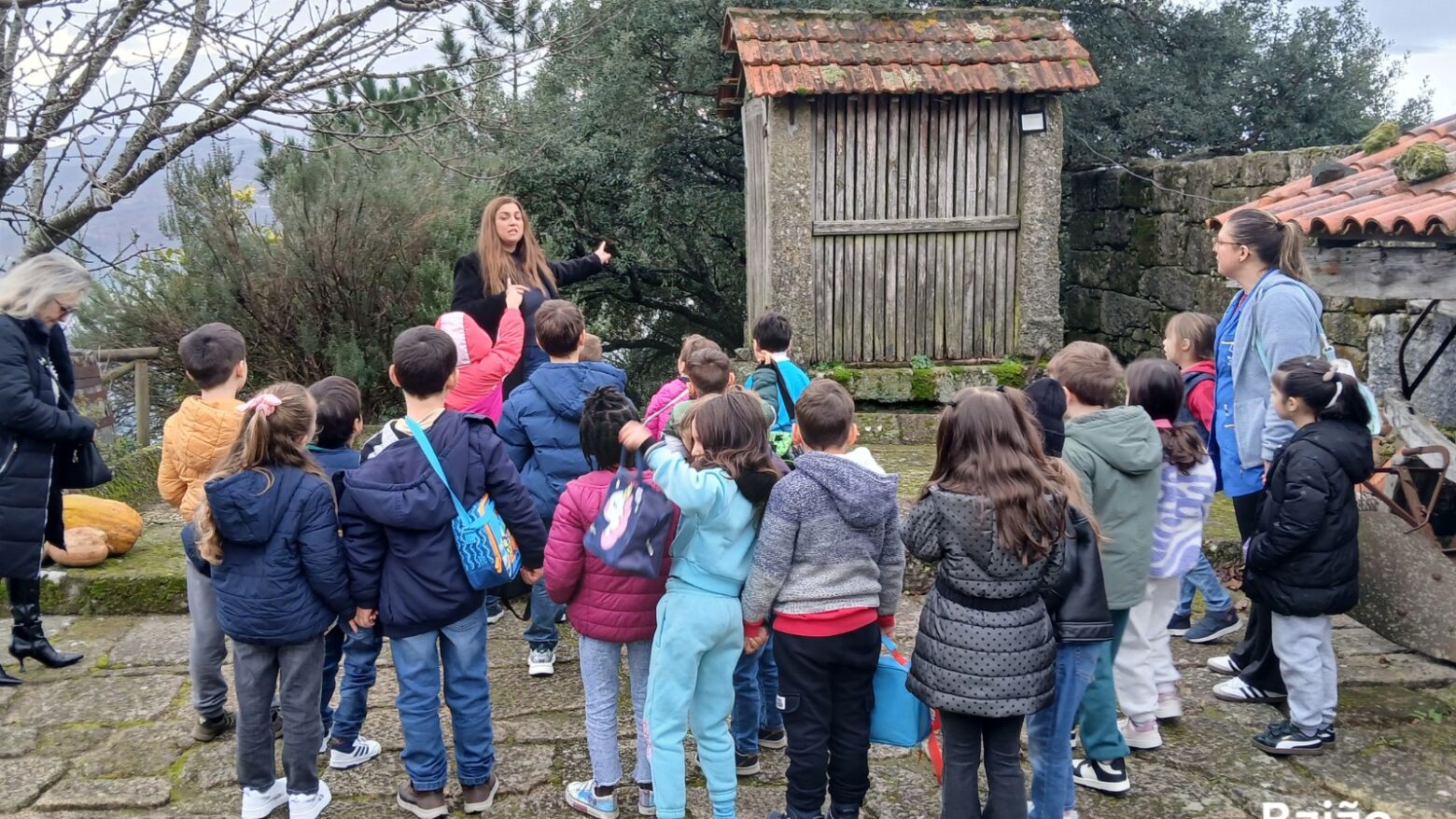 Alunos de Bai&atilde;o exploram tradi&ccedil;&otilde;es locais em visita &agrave; Casa do Lavrador