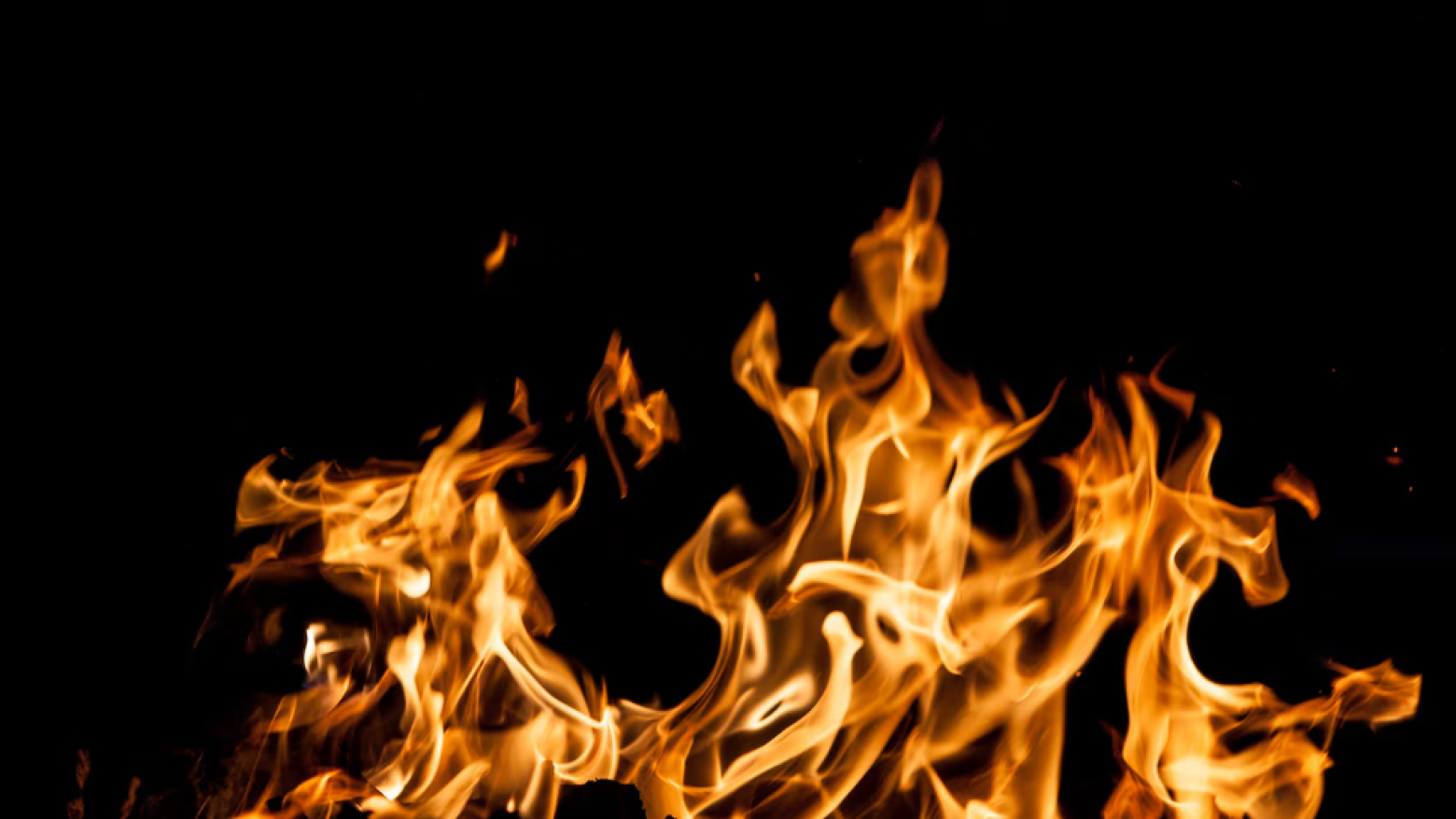 Homem detido em flagrante por incêndio florestal em Baião